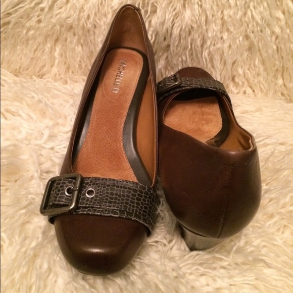 Michelle D buckle toe brown leather pumps size 9 - Picture 7 of 8
